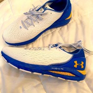 Under armor UCLA HOVR SONIC 3 size 8.5 US Running shoe
